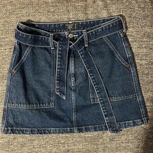 Abercrombie & Fitch Denim Belted Skirt Size 6